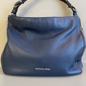 Michael Kors Essex Hobo handbag, xl navy